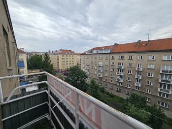 Prodej bytu 3+1 v osobním vlastnictví 69 m², Praha 10 - Vršovice