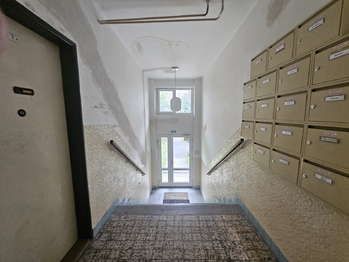 Prodej bytu 3+1 v osobním vlastnictví 69 m², Praha 10 - Vršovice