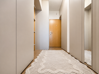 Prodej bytu 1+kk v osobním vlastnictví 36 m², Praha 8 - Libeň