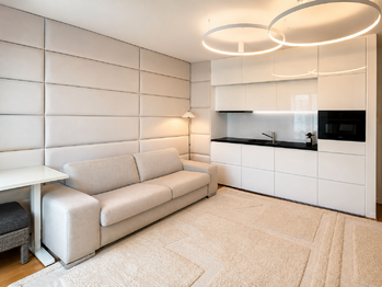 Prodej bytu 1+kk v osobním vlastnictví 36 m², Praha 8 - Libeň