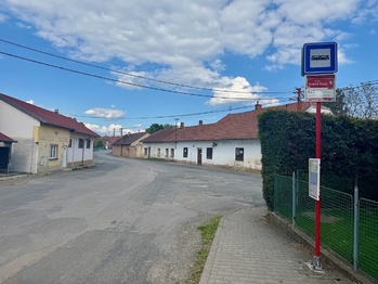Zastávka u domu - Prodej bytu 3+1 v osobním vlastnictví 76 m², Vitice