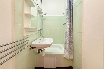 koupelna 2 - Pronájem bytu 1+kk v osobním vlastnictví 28 m², Praha 4 - Braník