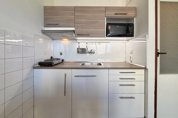 kuchyňská linka - Pronájem bytu 1+kk v osobním vlastnictví 28 m², Praha 4 - Braník