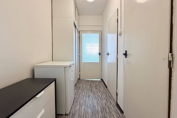 chodba 3 - Pronájem bytu 1+kk v osobním vlastnictví 28 m², Praha 4 - Braník
