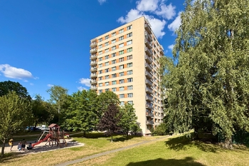 pohled od hřiště 1 - Pronájem bytu 1+kk v osobním vlastnictví 28 m², Praha 4 - Braník
