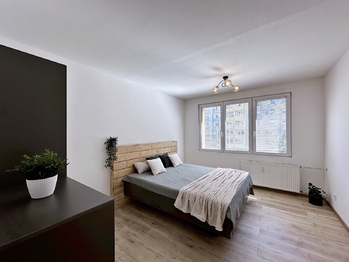 Ložnice 2 - Prodej bytu 3+1 v osobním vlastnictví 71 m², České Budějovice