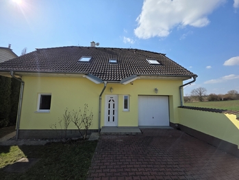 Pronájem domu 169 m², Topolany