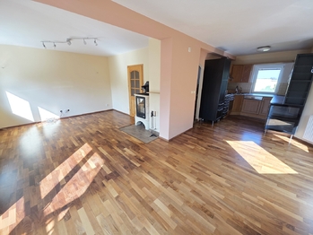 Pronájem domu 169 m², Topolany