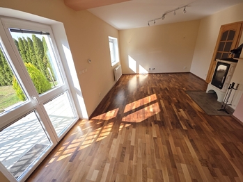 Pronájem domu 169 m², Topolany