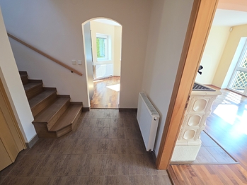 Pronájem domu 169 m², Topolany