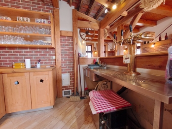 Zázemí baru s výčepním zařízením - Pronájem restaurace 100 m², Svrkyně