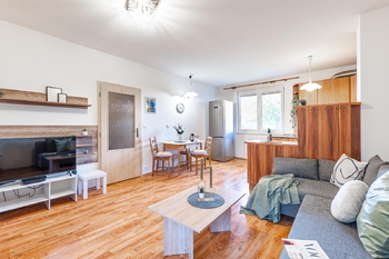 Prodej bytu 3+kk v osobním vlastnictví 72 m², Praha 9 - Čakovice
