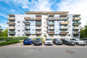 dům - Prodej bytu 3+kk v osobním vlastnictví 72 m², Praha 9 - Čakovice