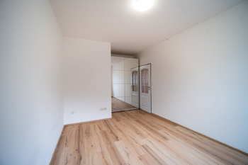Pronájem domu 188 m², Praha 9 - Hloubětín