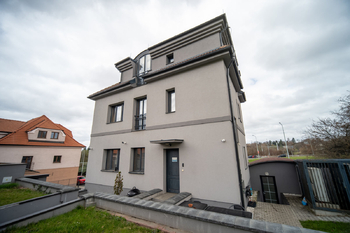 Pronájem domu 188 m², Praha 9 - Hloubětín
