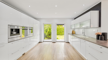 Prodej domu 634 m², Nučice