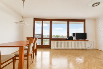 Pronájem bytu 3+kk v družstevním vlastnictví 74 m², Hradec Králové