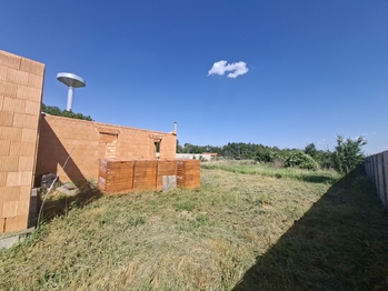 Prodej pozemku 827 m², Strachotice