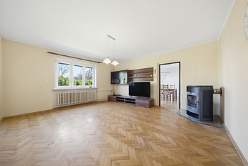 Prodej pozemku 984 m², Praha 10 - Kolovraty