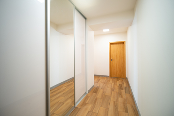Chodba - Pronájem bytu 2+kk v osobním vlastnictví 62 m², Milovice