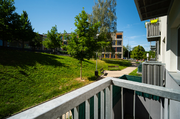 Pohled z balkónu - Pronájem bytu 2+kk v osobním vlastnictví 62 m², Milovice