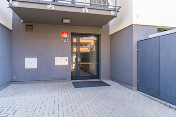 Prodej bytu 2+kk v osobním vlastnictví 48 m², Praha 5 - Třebonice