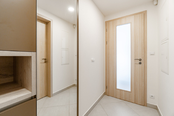 Prodej bytu 2+kk v osobním vlastnictví 48 m², Praha 5 - Třebonice