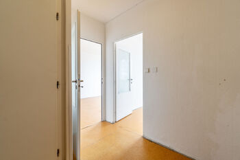 Pronájem bytu 2+kk v družstevním vlastnictví 43 m², Praha 4 - Háje