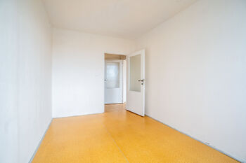 Pronájem bytu 2+kk v družstevním vlastnictví 43 m², Praha 4 - Háje