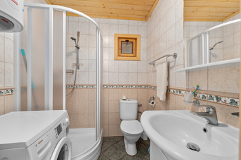 garsonka - koupelna s wc - Prodej apartmánu, Horní Stropnice
