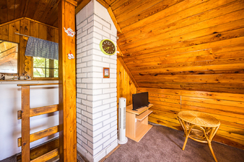 Televizní koutek v podkroví - Prodej chaty / chalupy 44 m², Dolní Zálezly