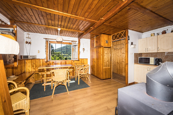 Jídelna s výhledem - Prodej chaty / chalupy 44 m², Dolní Zálezly