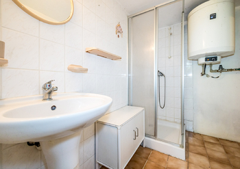 Koupelna se sprchovým koutem - Prodej chaty / chalupy 44 m², Dolní Zálezly