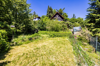Zahrada pod chatou - Prodej chaty / chalupy 44 m², Dolní Zálezly