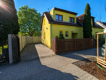 Prodej domu 213 m², Zeleneč