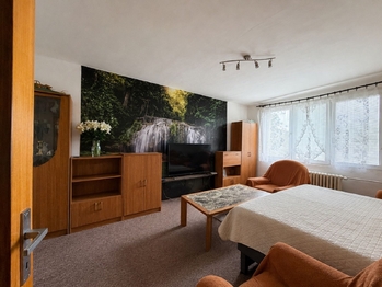 Obývací pokoj - Prodej bytu 2+1 v osobním vlastnictví 68 m², Martiněves
