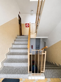 Schodiště - Prodej bytu 2+1 v osobním vlastnictví 68 m², Martiněves