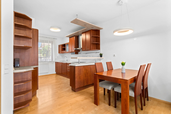 Pronájem domu 150 m², Slaný