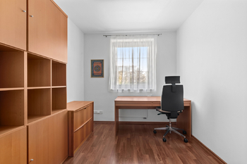Pracovna - Pronájem domu 150 m², Slaný