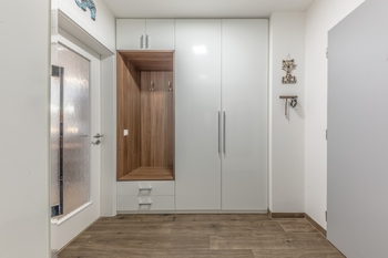 Chodba bytu - Prodej bytu 2+kk v osobním vlastnictví 63 m², Praha 4 - Modřany
