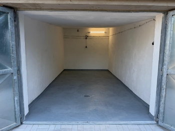 Pronájem garáže 18 m², Slaný