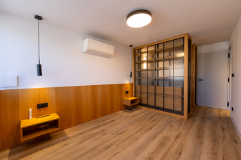 Ložnice první patro - Prodej bytu 4+kk v osobním vlastnictví 113 m², Praha 9 - Vysočany