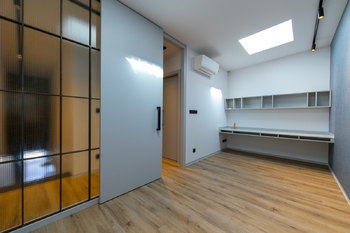 Pracovna v prvním patře - Prodej bytu 4+kk v osobním vlastnictví 113 m², Praha 9 - Vysočany