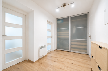 Chodba - Pronájem bytu 2+kk v osobním vlastnictví 47 m², Rudná