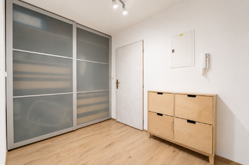 Chodba - Pronájem bytu 2+kk v osobním vlastnictví 47 m², Rudná