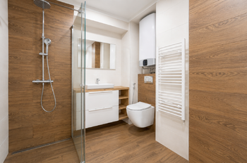 Koupelna - Pronájem bytu 2+kk v osobním vlastnictví 47 m², Rudná