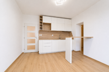 Kuchyně - Pronájem bytu 2+kk v osobním vlastnictví 47 m², Rudná