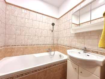 Pronájem bytu 2+1 v osobním vlastnictví 51 m², Adamov
