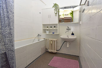 Koupelna.  - Pronájem bytu 2+1 v družstevním vlastnictví 55 m², Neratovice