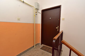 Vstup do bytu.  - Pronájem bytu 2+1 v družstevním vlastnictví 55 m², Neratovice